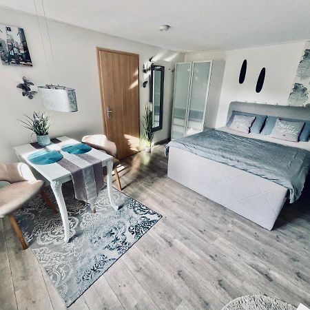 Wohnung Mit Charme, Netflix Rheinstetten Luaran gambar