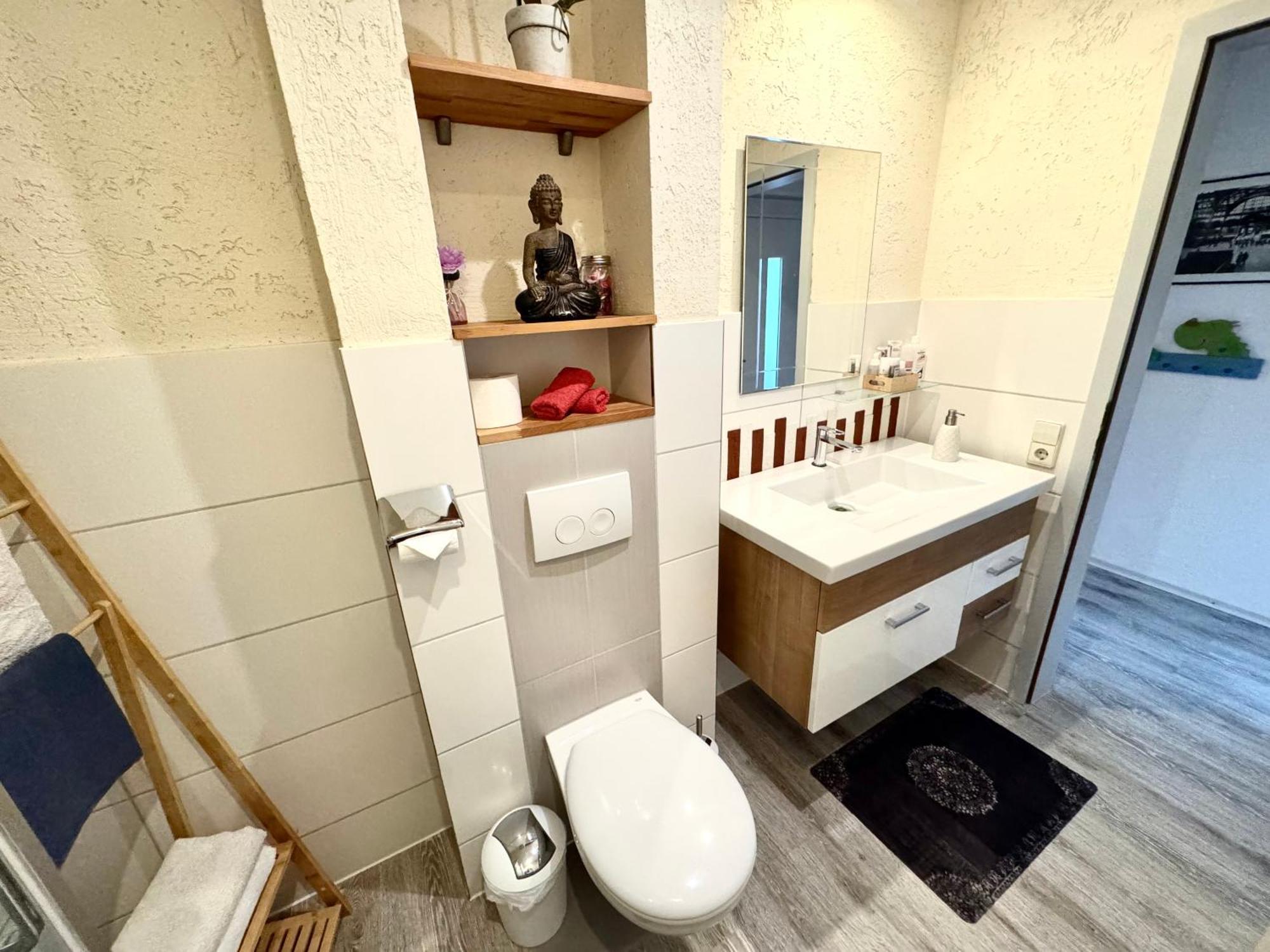 Wohnung Mit Charme, Netflix Rheinstetten Luaran gambar